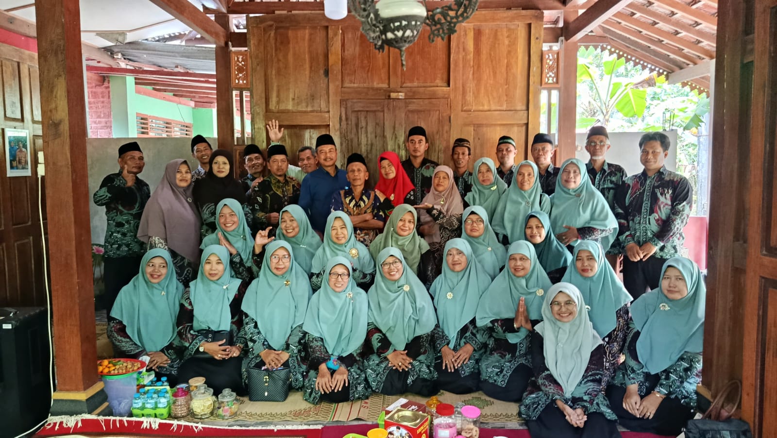 MTsN 6 Kulon Progo Gelar Silaturahmi dan Doa Bersama Lepas Keberangkatan Haji Pengawas Madrasah